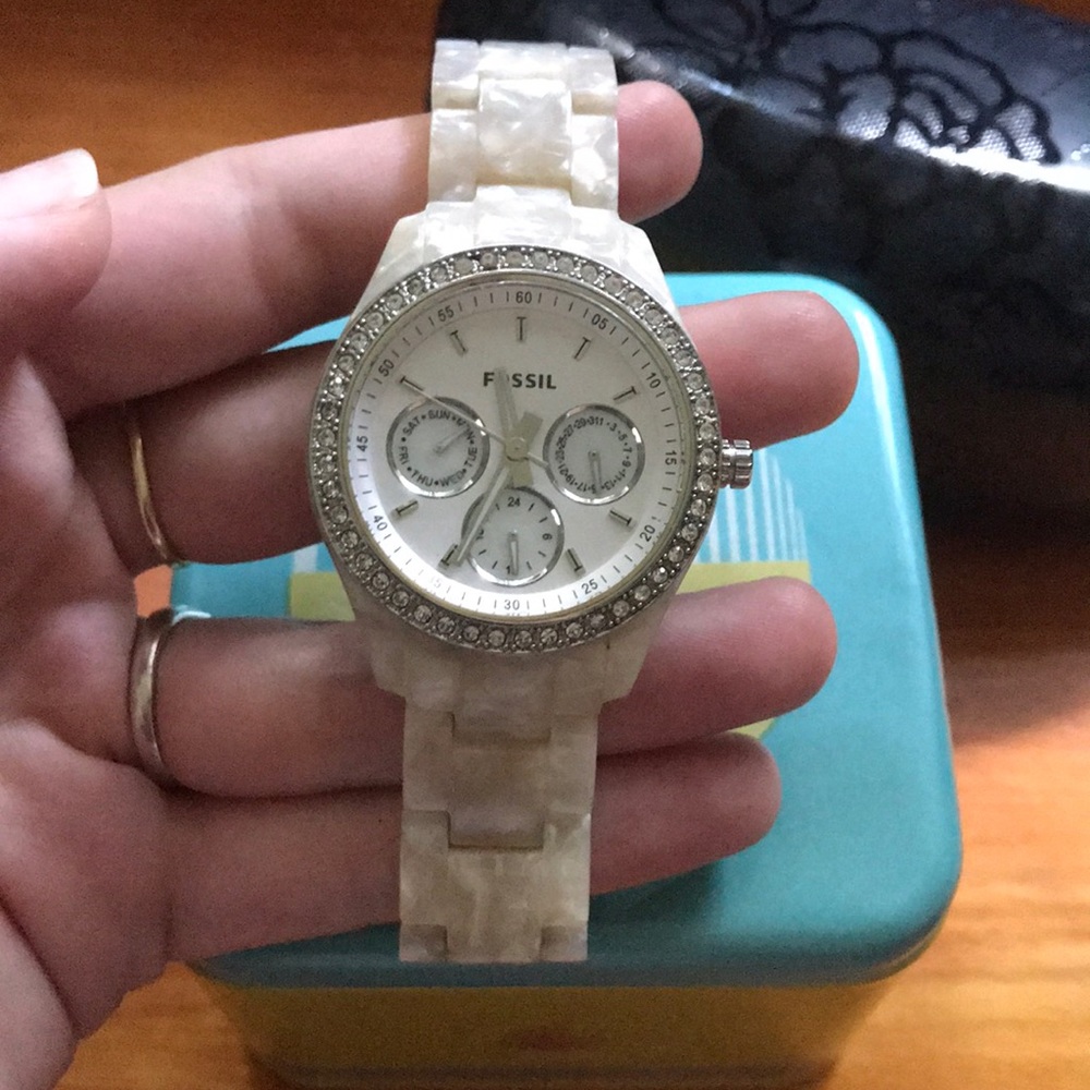 FOSSIL cream colored watch
